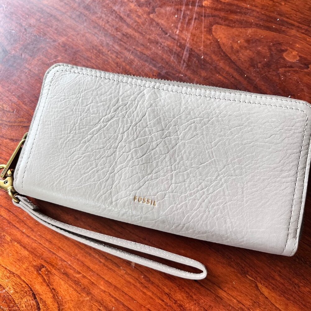 Fossil Gray Leather Zippered Wallet With Wristlet Strap